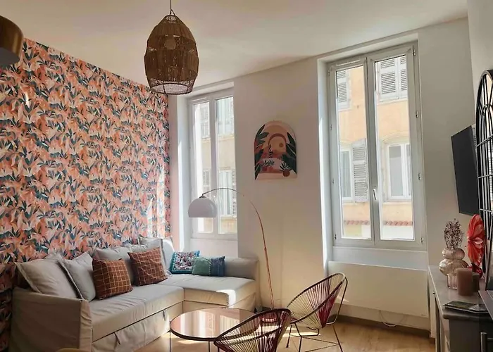 Pleasant 3-Bedroom Flat In The Center Of Marseille